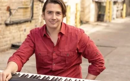 Photo of voice teacher Matt Ramsey