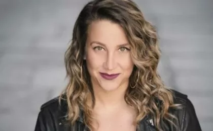 Vocal coach and performer Natalie Weiss is interviewed on the Intelligent Vocalist podcast.